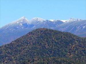 左端が知床硫黄山