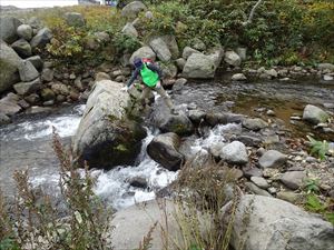 カモイウンベ川では簡易的な橋が流されていました。