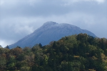 羅臼岳初冠雪