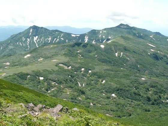 奥徳富岳と群別岳