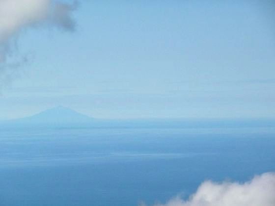 山頂台地からは利尻山が午後になっても鮮明に見えていました