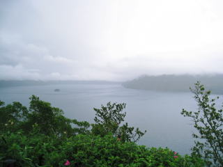 摩周湖は見えますが、摩周岳は霧で見えません