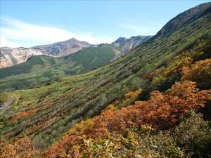 色づきの悪い三峰山