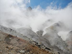 上富良野岳山頂付近の奇岩