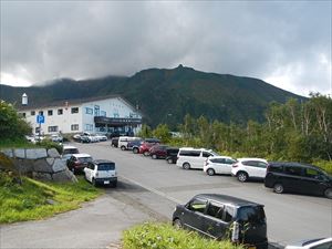 十勝連峰上ホロ避難小屋周辺