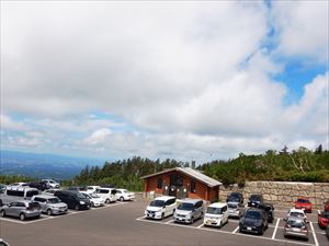 十勝岳温泉駐車場です