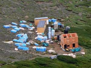 上ホロカメットク山避難小屋再整備工事