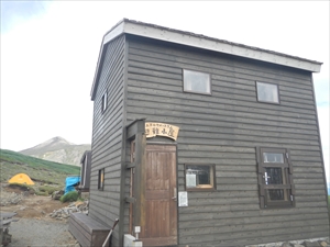 上ホロカメットク山避難小屋