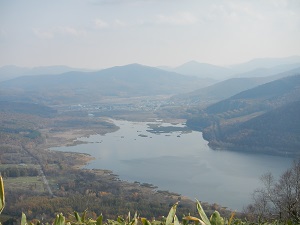 かなやま湖と幾寅市街地