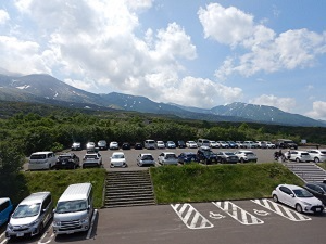賑わっている望岳台駐車場