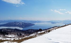 春の藻琴山