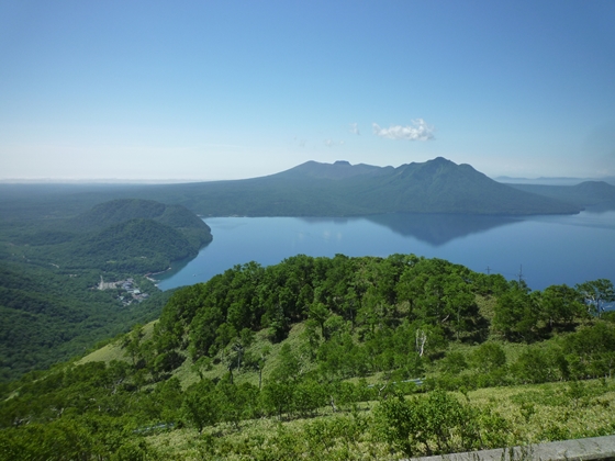 支笏湖と樽前山