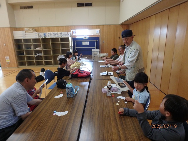 タネの模型作りの様子