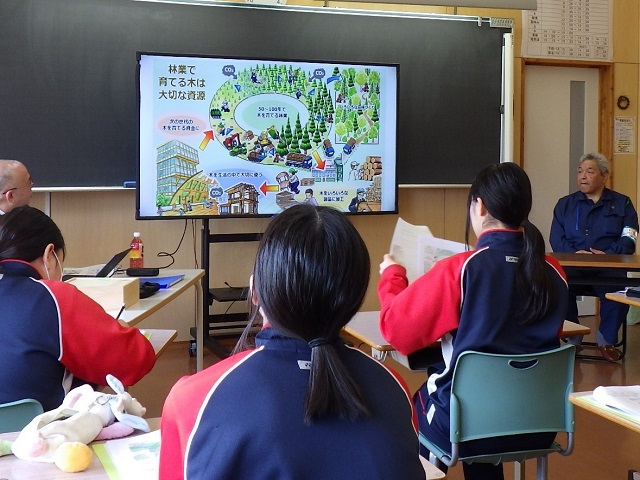 「森林講話」身近な樹木の様子