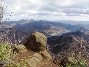 天狗山頂上から見たさっぽろ湖