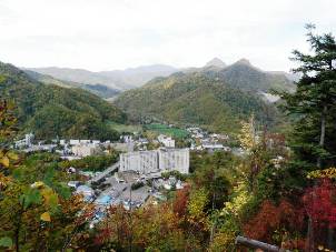 夕日岳見晴台から見る定山渓温泉街