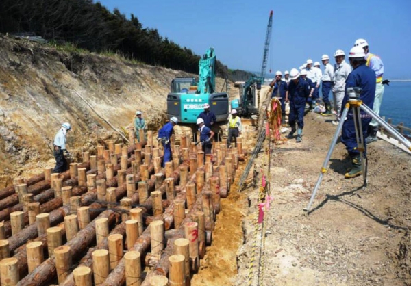 紋別海岸の盛土補強土壁工