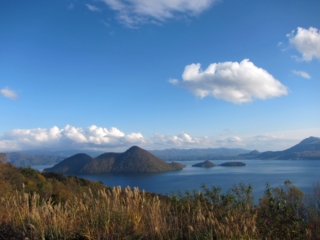 洞爺湖に浮かぶ中島