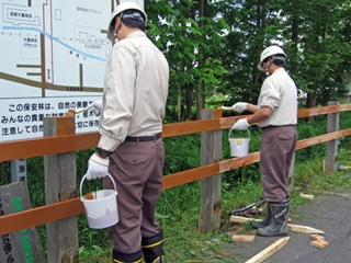 保護塗料塗り作業