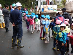 地元幼稚園児からの激励