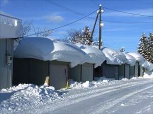 ②	本署車庫の様子　　※近日中に屋根の雪下ろしを予定