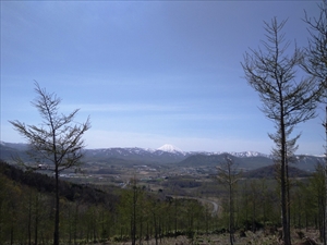別の日に撮影した春の羊蹄山の写真