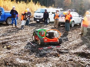 開会式とリモコン草刈機