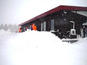 雪の山崩し