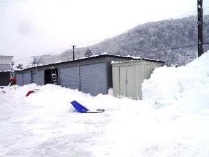 ６連車庫の雪降ろし完了！