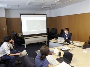 雨竜町役場担当者によるGIS利用現況説明（聞き取り）の様子