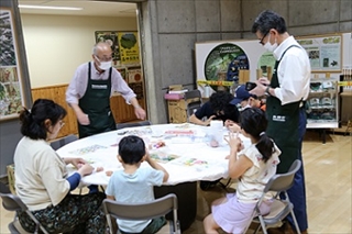 もくねんさん（おがくず粘土細工）