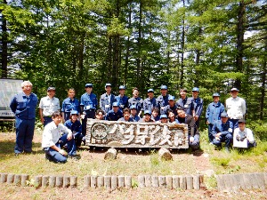 望楼の前で記念撮影