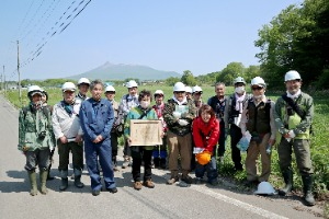 吉野山森林植生観察会に参加の皆さんと一緒に記念撮影