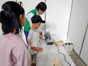 熱処理されたポカポカのラミネートは子どもたちに大人気