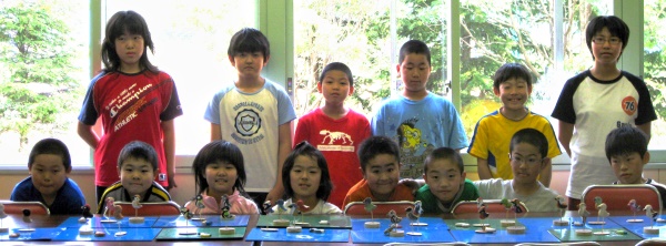新田小学校のみなさんと木粘土で鳥の置物を作りました