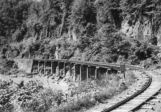 同じく待避線附近より望む