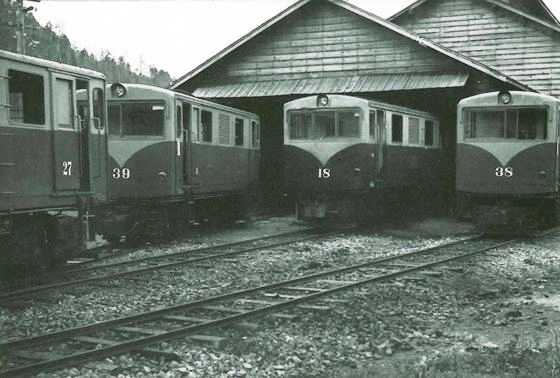 内燃機関車 昭和31年より導入、風倒木処理で活躍