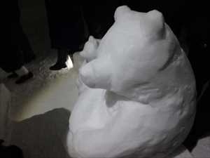 雪のクマの親子