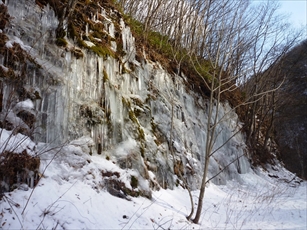 氷柱の壁
