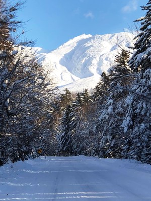 下山後に姿を現した雌阿寒岳山頂