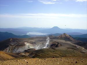 雌阿寒岳の頂上