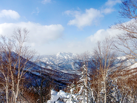 天気が良かったせいか、百松沢山(札幌市)には、大勢の人が登っていました。