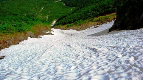 羅臼側登山道屏風岩