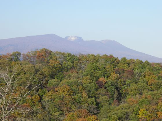 望岳台から樽前山を望む