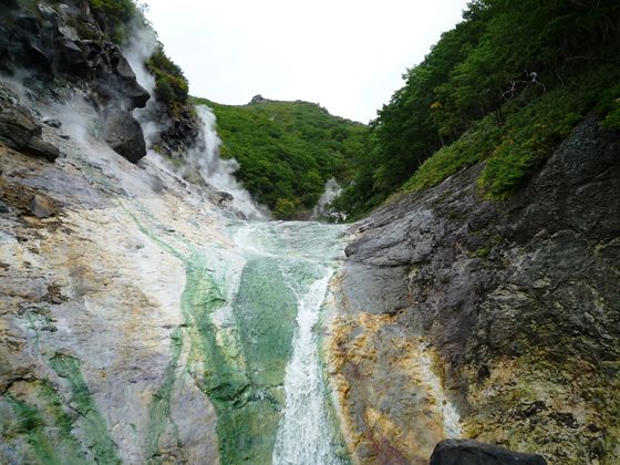 カムイワッカ湯の滝