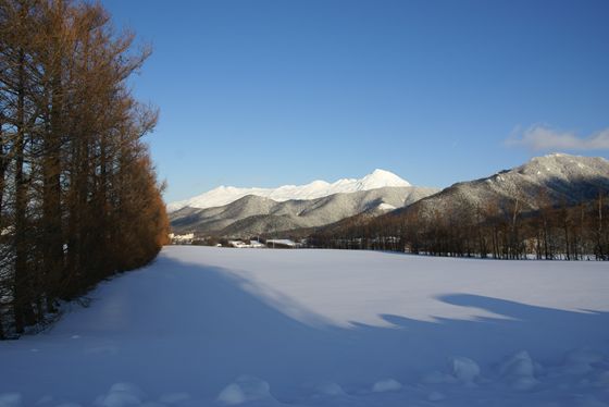 ウトロ高台から知床連山を望む