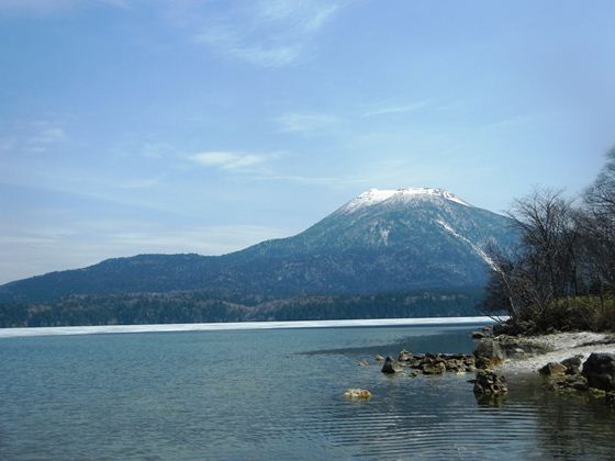 雄阿寒岳方面を撮影。