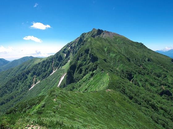 山頂へと続く道