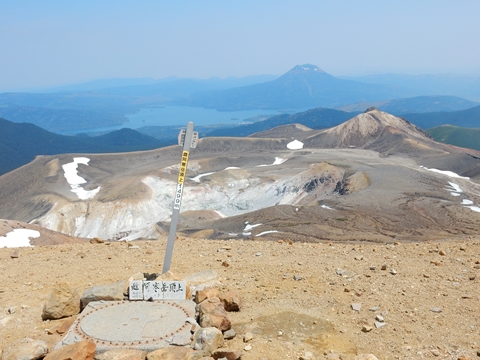 雌阿寒岳山頂からの景色