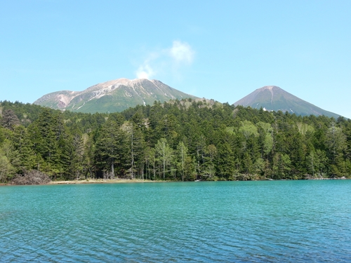 雌阿寒岳と阿寒富士